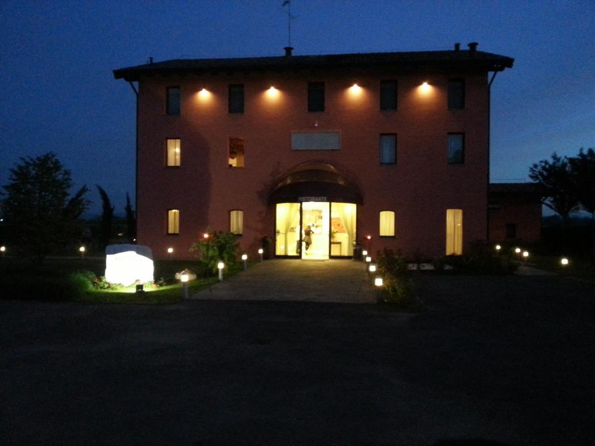 Hotel La Vecchia Reggio Reggio Emilia Exterior photo