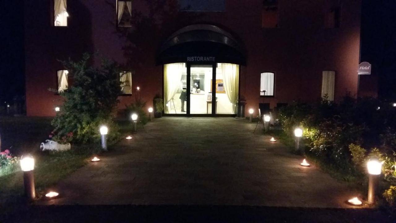 Hotel La Vecchia Reggio Reggio Emilia Exterior photo