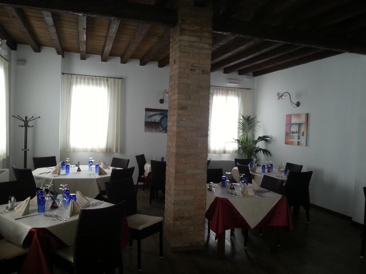 Hotel La Vecchia Reggio Reggio Emilia Exterior photo